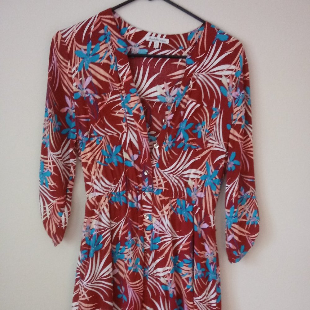 tropical buttondown dress fuschia w/blue flowers
